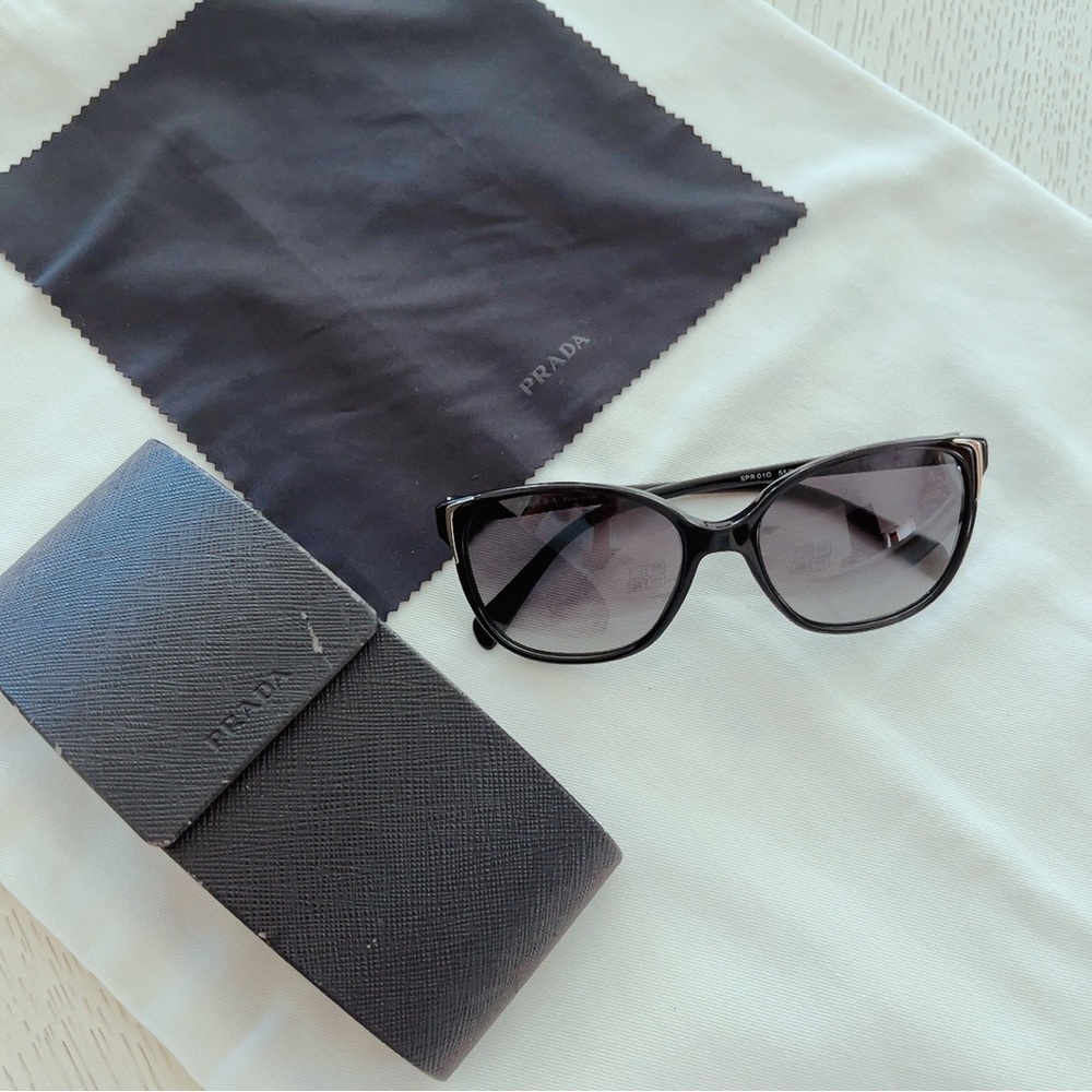 Authentic Prada Sunglasses 🕶️